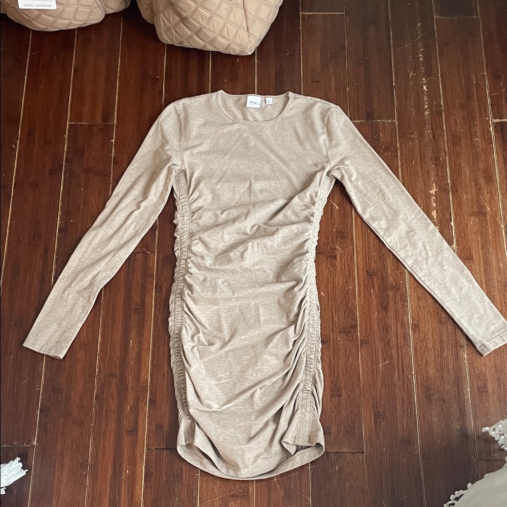 ARITZIA dress… EXCELLENT condition… size XS